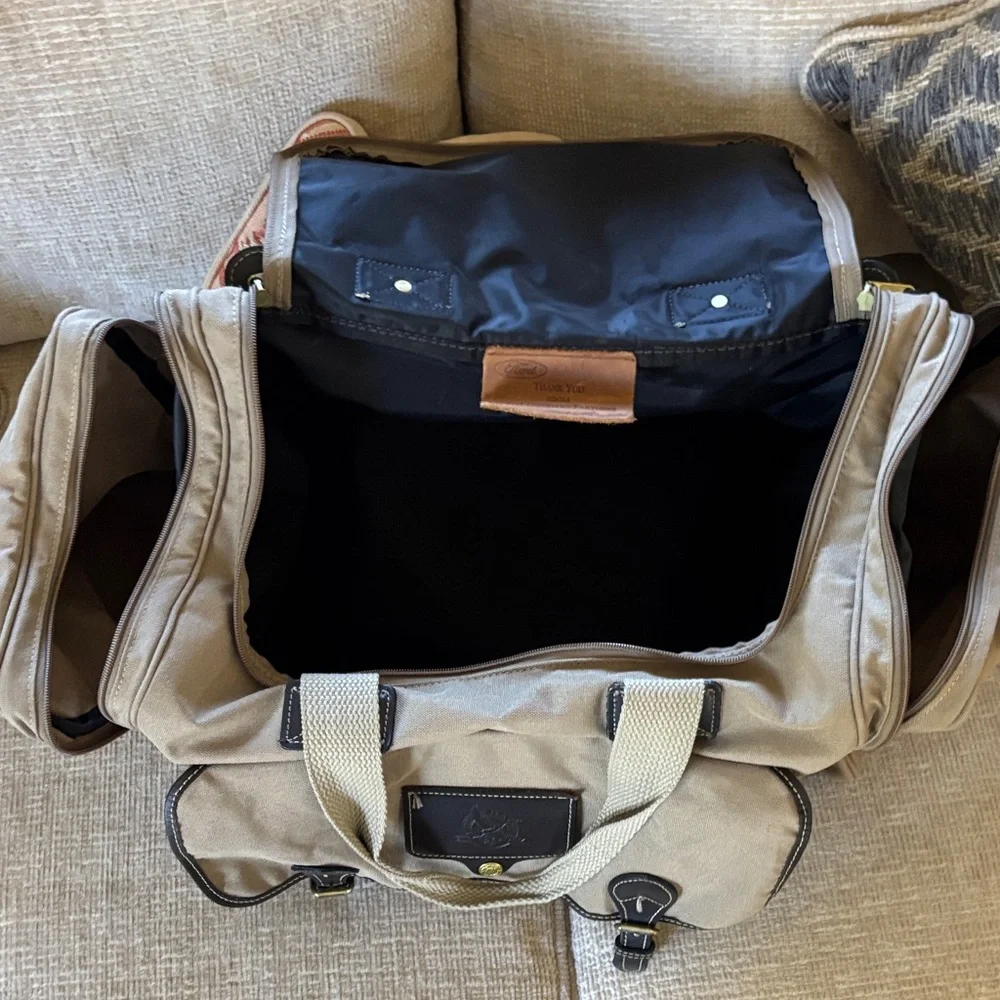 Eddie Bauer Tan Canvas Carry On Men's Bag, Duffle Bag.
